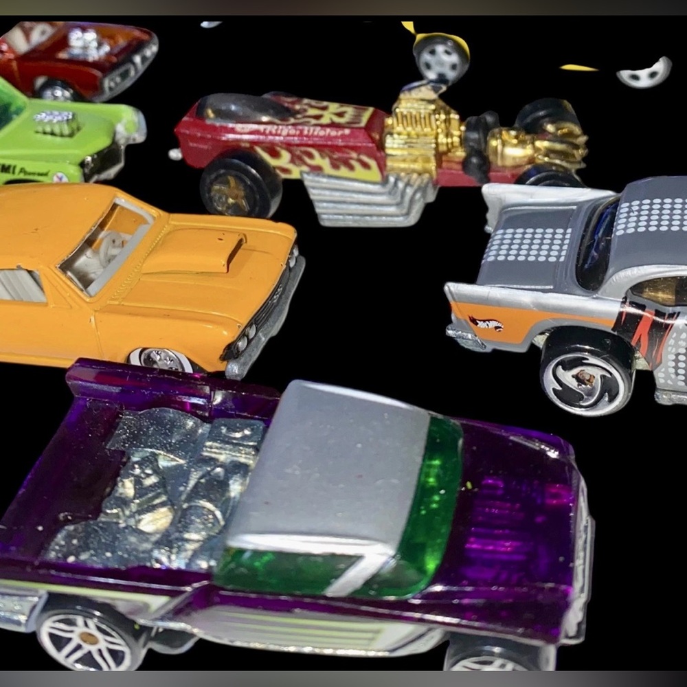 33 Hot Wheels vintage collection lot diecast vehicle hotwheels w/ 2 dividers - Picture 4 of 16
